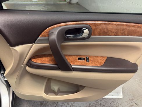 Used 2011 Buick Enclave CXL w/ Trailering Provision Package FWD image 19