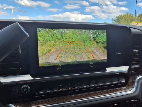 Used 2022 Chevrolet Silverado 1500 LT image 22