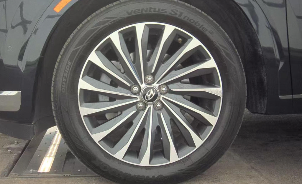 Used 2024 Hyundai Palisade Calligraphy AWD/4WD image 5
