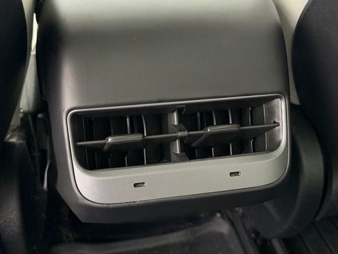 Used 2023 Tesla Model 3 Standard Range image 22