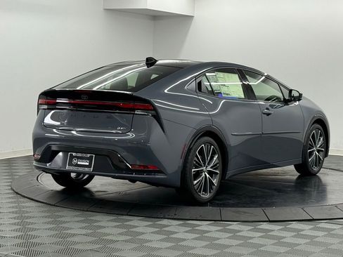 Used 2026 Toyota Prius XLE image 6