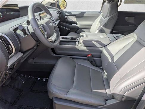 New 2025 Ford Expedition Active image 4