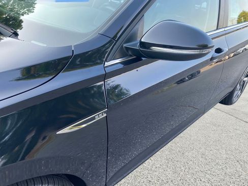 Certified 2022 Volkswagen Jetta SEL FWD image 9