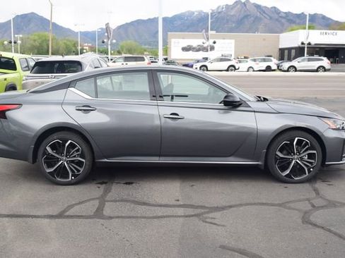 New 2026 Nissan Altima 2.5 SR AWD/4WD image 8