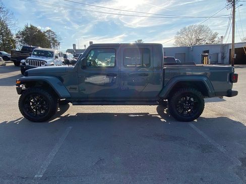 Used 2024 Jeep Gladiator Sport image 8