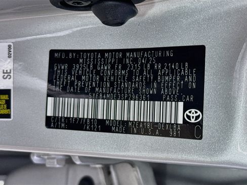 Used 2025 Toyota Corolla LE FWD image 40