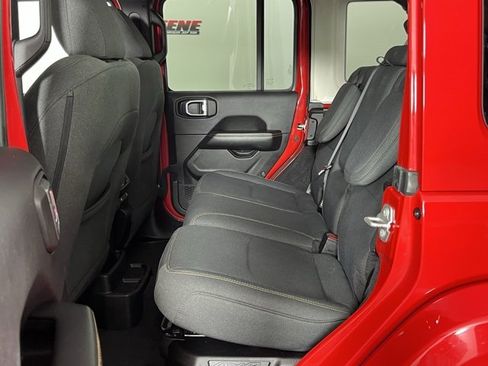 Used 2024 Jeep Wrangler Unlimited Sahara image 23