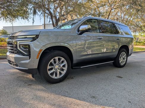 Used 2025 Chevrolet Tahoe Premier image 3