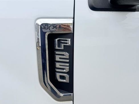 Used 2017 Ford F250 XL w/ Power Equipment Group AWD/4WD image 38