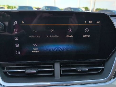 New 2026 Chevrolet Trax LT w/ LT Convenience Package FWD image 17