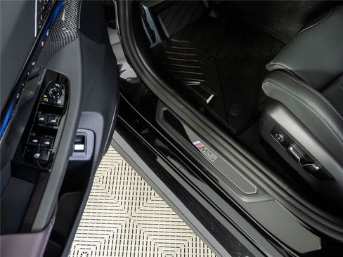 Used 2026 BMW M5 Touring AWD/4WD image 8