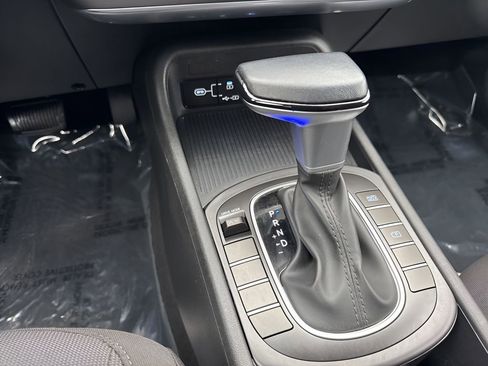 Used 2025 Hyundai Kona SEL image 16