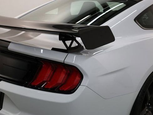 Used 2021 Ford Mustang Shelby GT500 w/ Carbon Fiber Track Pack RWD image 60