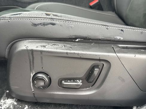 Certified 2024 Volvo C40 P8 Recharge Ultimate w/ Protection Package Premier image 18