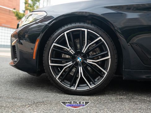 Used 2022 BMW 540i w/ M Sport Package image 9
