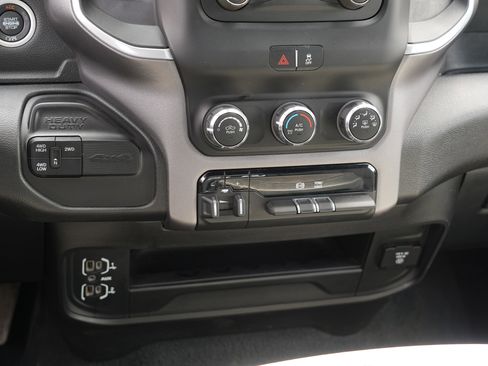 Used 2023 RAM 2500 Big Horn w/ Cold Weather Group AWD/4WD image 23