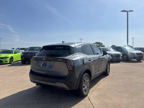 Used 2025 Nissan Kicks S AWD/4WD image 19