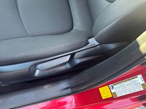 Used 2020 Toyota Corolla LE image 46