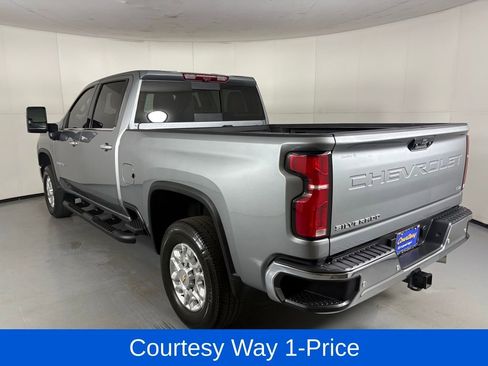 Used 2025 Chevrolet Silverado 2500 LTZ w/ LTZ Plus Package AWD/4WD image 8