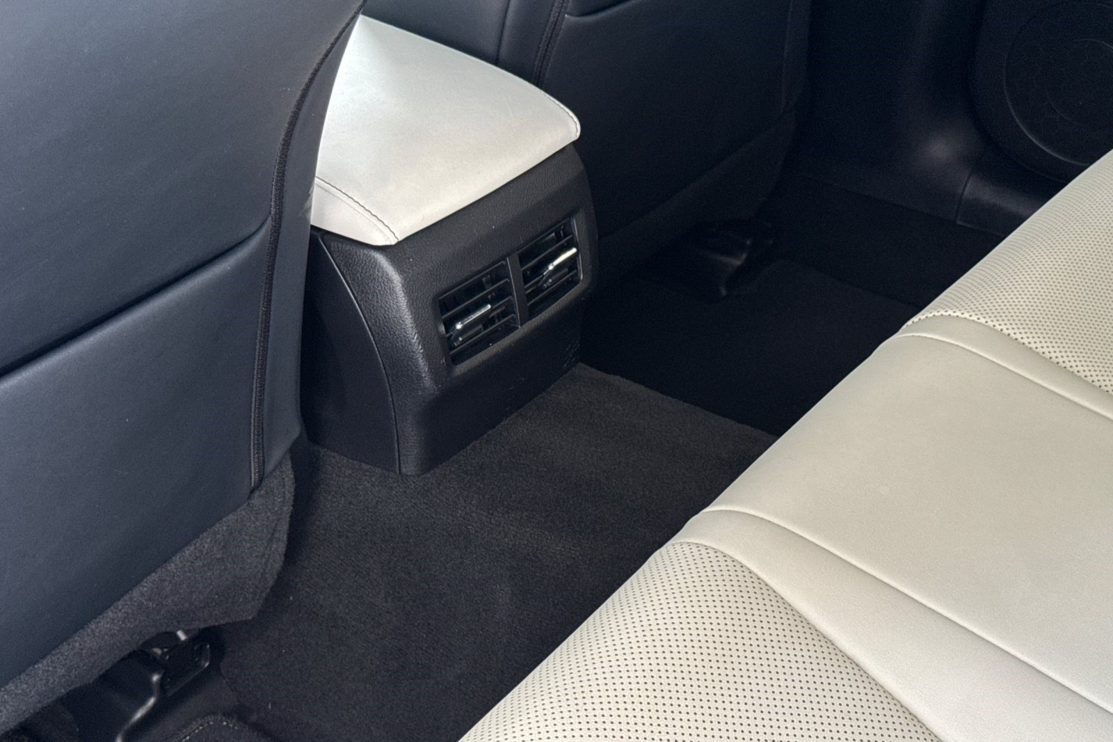 Used 2022 Lexus IS 350 F Sport w/ Navigation Package RWD image 16