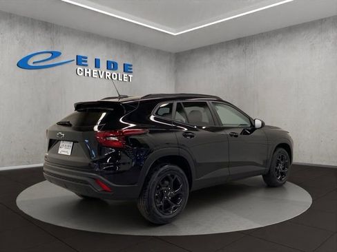 New 2026 Chevrolet Trax LT image 4