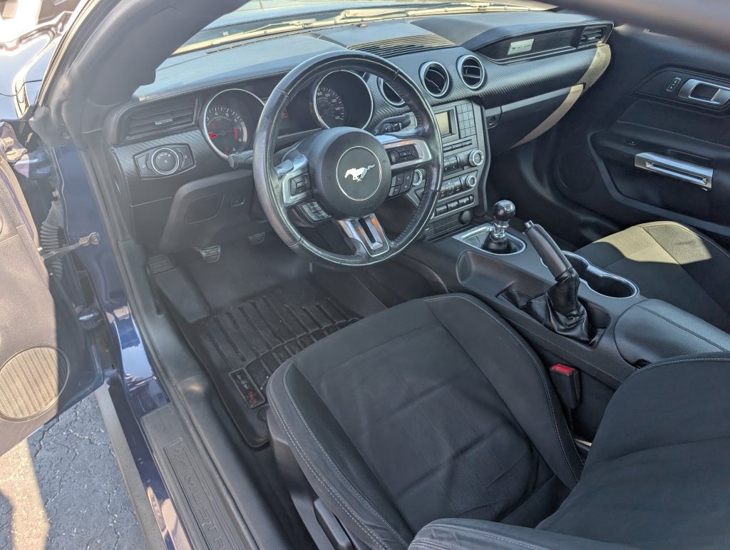 Used 2018 Ford Mustang Coupe RWD image 10