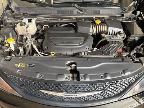 Used 2024 Chrysler Voyager LX FWD image 26