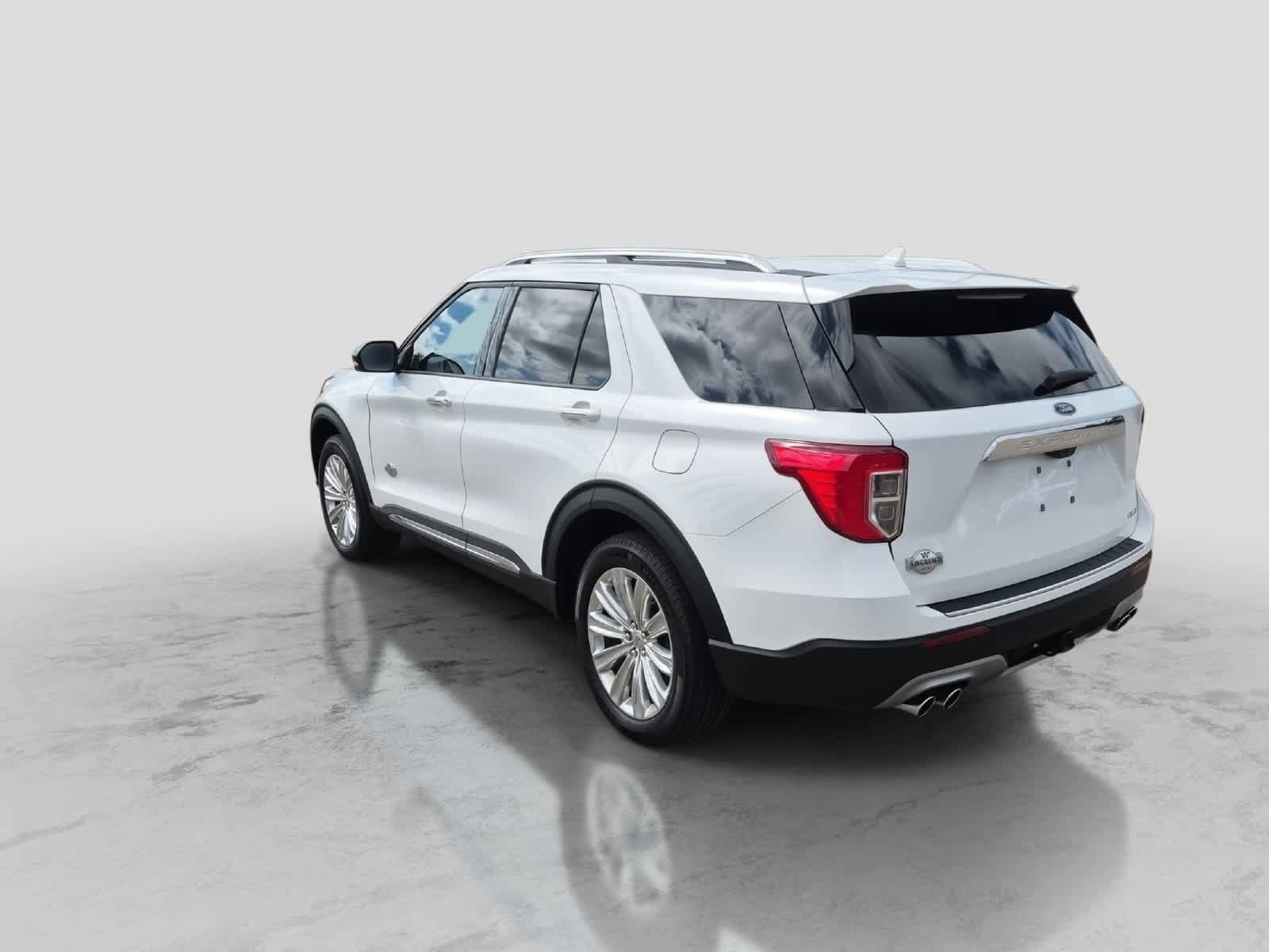 Used 2024 Ford Explorer King Ranch w/ Technology Package AWD/4WD image 6