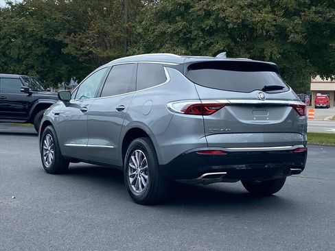 Used 2024 Buick Enclave Premium image 5