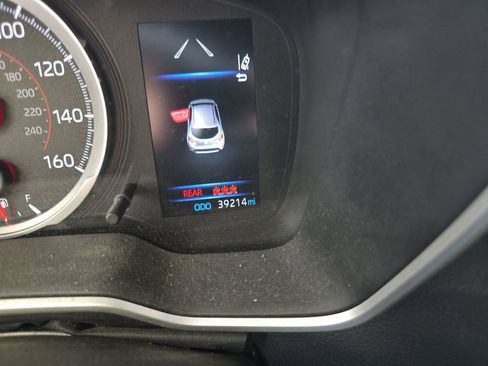 Used 2019 Toyota Corolla SE w/ Carpet Mat Package image 3