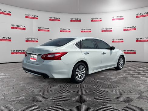 Used 2016 Nissan Altima 2.5 S w/ Power Driver Seat Package FWD image 3