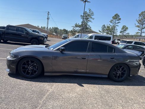 Used 2022 Dodge Charger R/T w/ Blacktop Package image 4