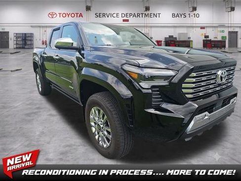 Used 2024 Toyota Tacoma Limited w/ Limited Package (LT) AWD/4WD image 1
