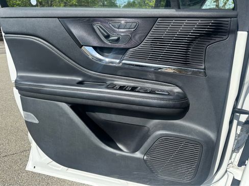 Used 2022 Lincoln Corsair AWD w/ Premium Package image 20
