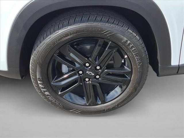Used 2025 Chevrolet Trax ACTIV FWD image 14