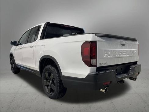 New 2026 Honda Ridgeline Black Edition image 3