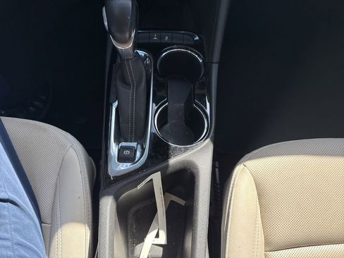 Used 2024 Buick Encore GX Sport Touring image 9