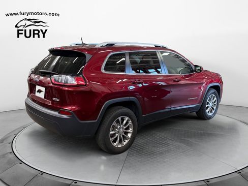 Used 2019 Jeep Cherokee Latitude Plus w/ Cold Weather Group AWD/4WD image 3