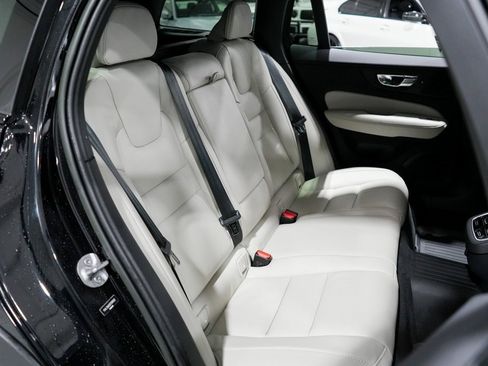 Used 2023 Volvo V60 B5 Cross Country Ultimate w/ Climate Package image 27