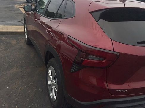 Used 2024 Chevrolet Trax LS FWD image 5