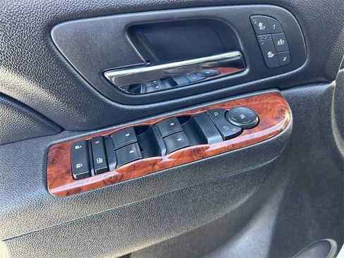 Used 2011 GMC Sierra 3500 SLT w/ SLT Convenience Package image 20