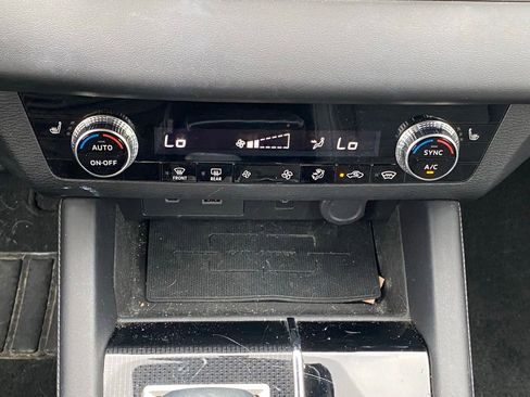 Used 2022 Mitsubishi Outlander SE AWD/4WD image 14