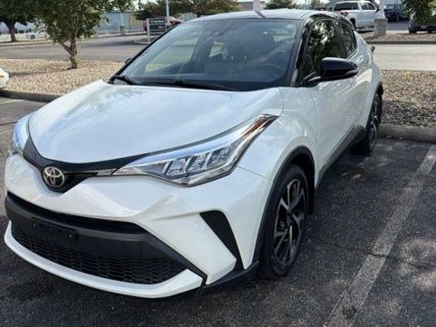 Used 2020 Toyota C-HR XLE FWD image 1