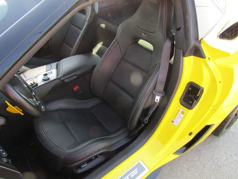 Used 2017 Chevrolet Corvette Z06 image 9