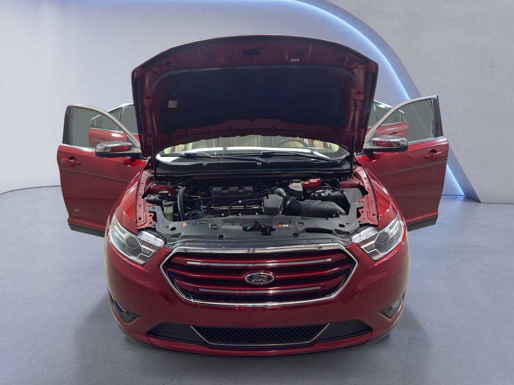Used 2018 Ford Taurus Limited AWD/4WD image 10