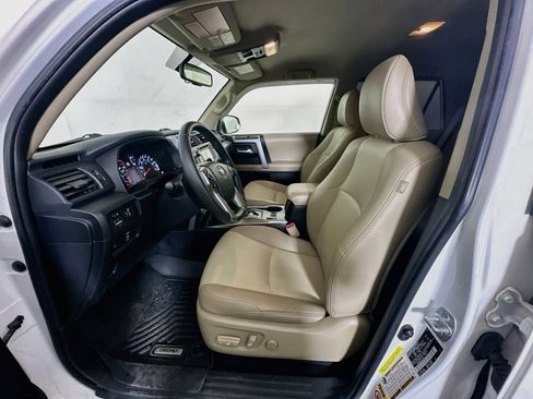 Used 2018 Toyota 4Runner SR5 Premium RWD image 13