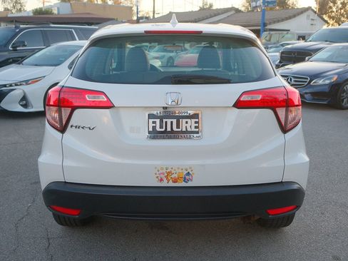 Used 2017 Honda HR-V LX image 5