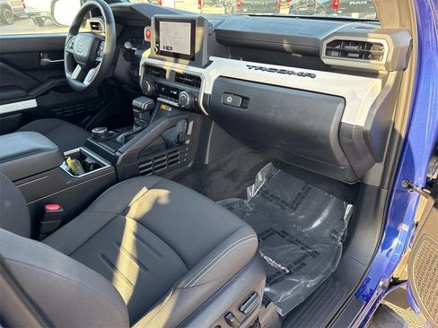 Used 2024 Toyota Tacoma TRD Sport image 29