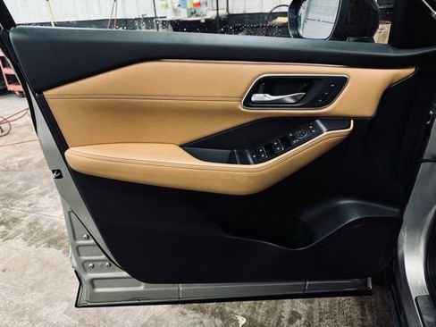 Used 2023 Nissan Rogue Platinum w/ Platinum Premium Package image 13