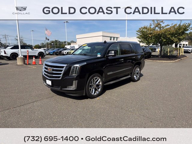 Used 2018 Cadillac Escalade Luxury AWD/4WD image 1